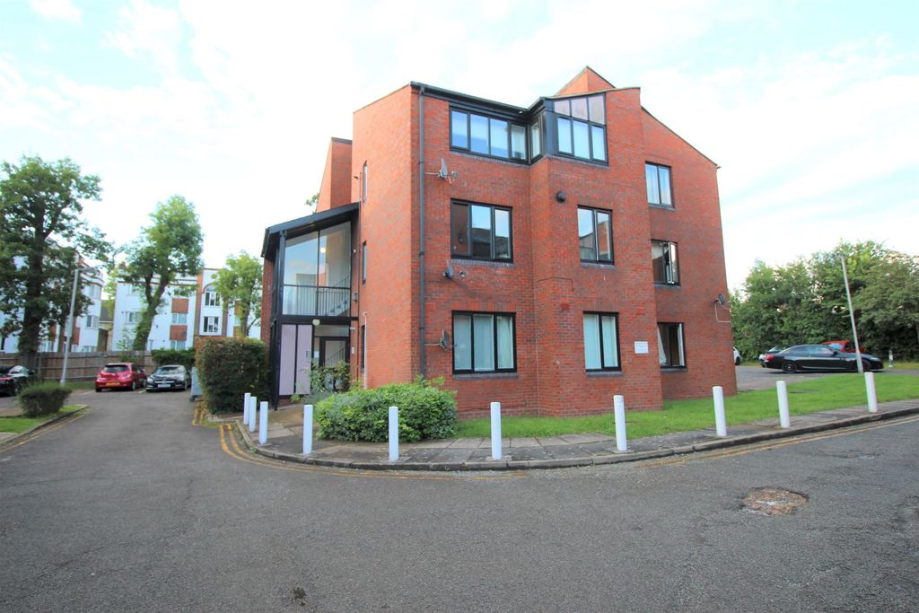Property photo 1 of 9