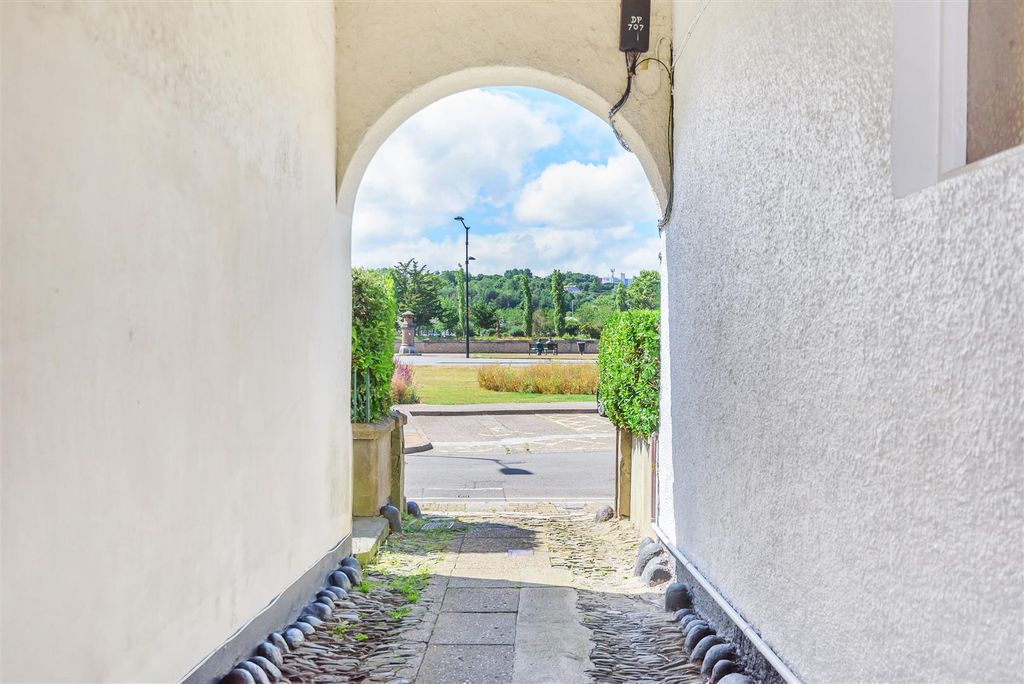 Property photo 3 of 25 Archway View To River