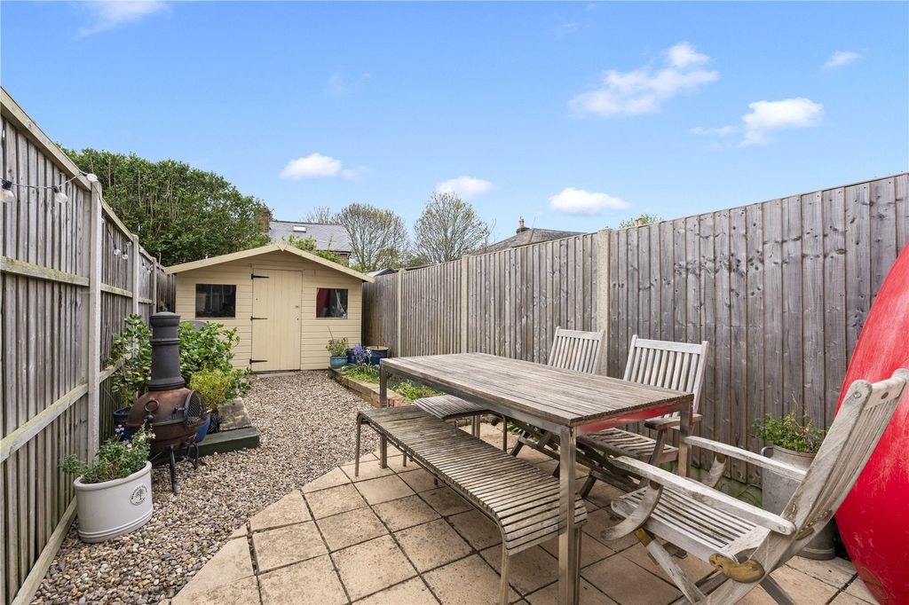 Property photo 3 of 11 Picture No. 25