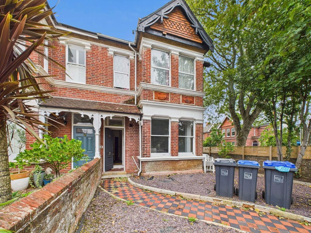 Property photo 1 of 8