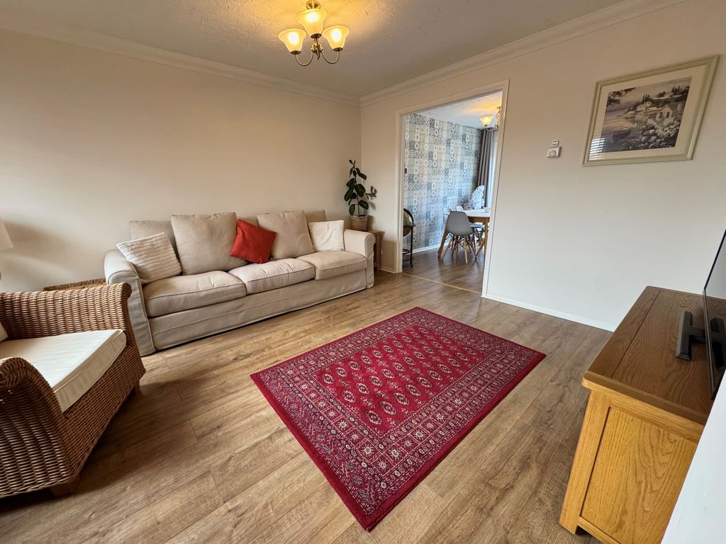 Property photo 2 of 15 Lounge