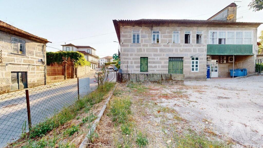 Property photo 3 of 39