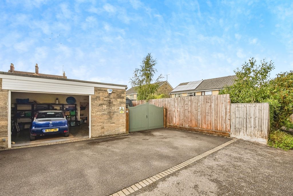Property photo 2 of 22