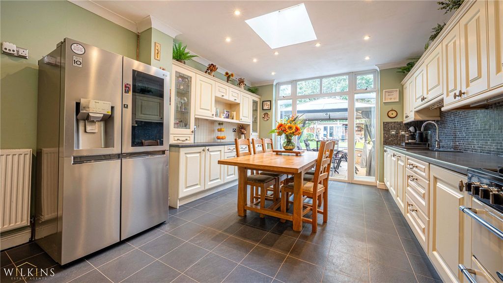 Property photo 3 of 42 Picture No. 17