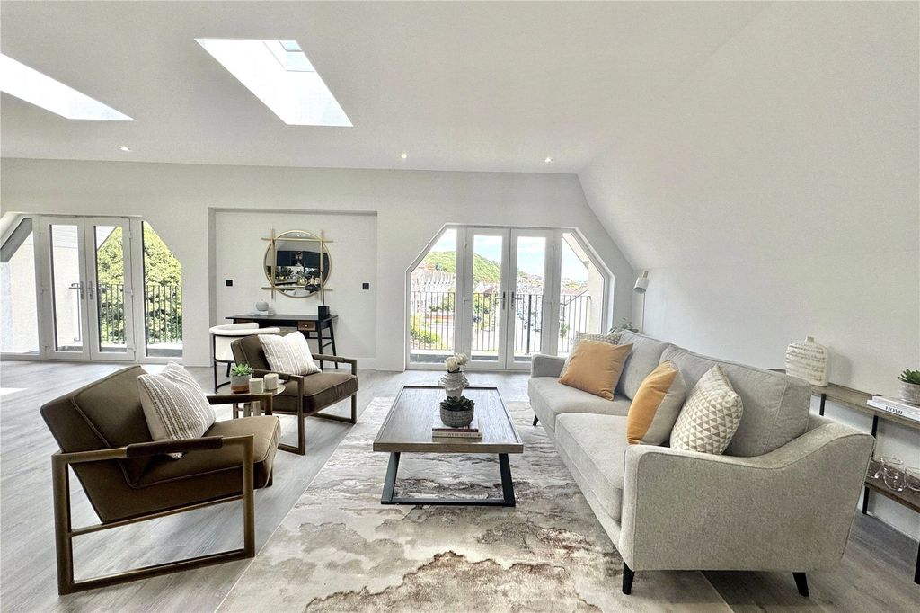 Property photo 3 of 14 Open Plan Living