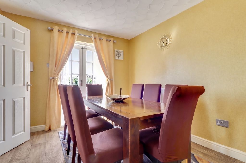 Property photo 3 of 39 Dining Room