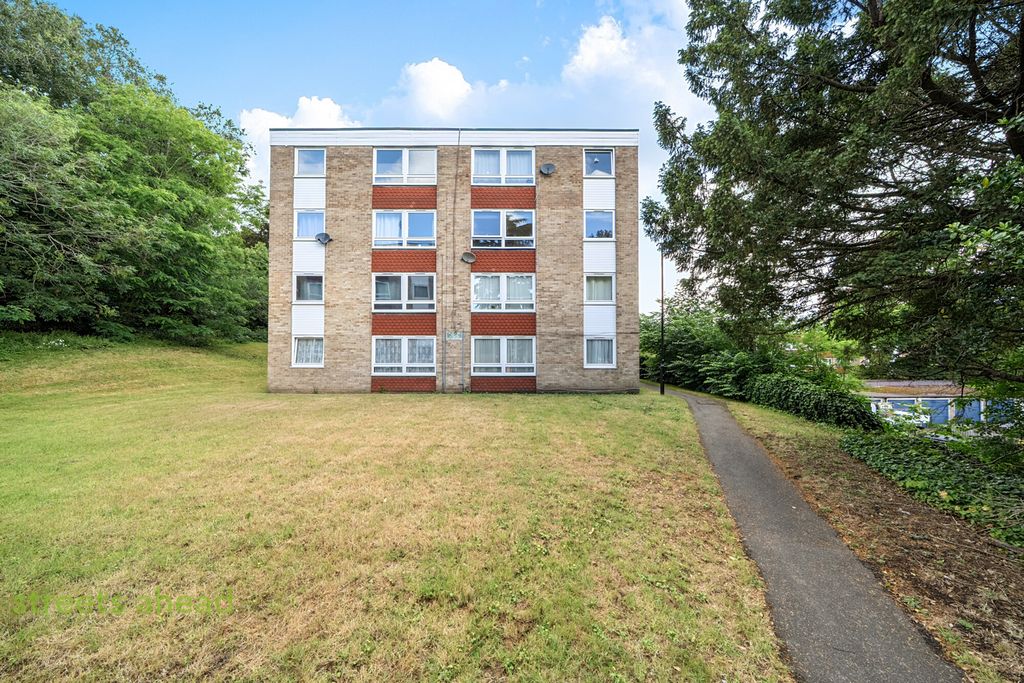 Property photo 1 of 15 146640F1-3353-438...