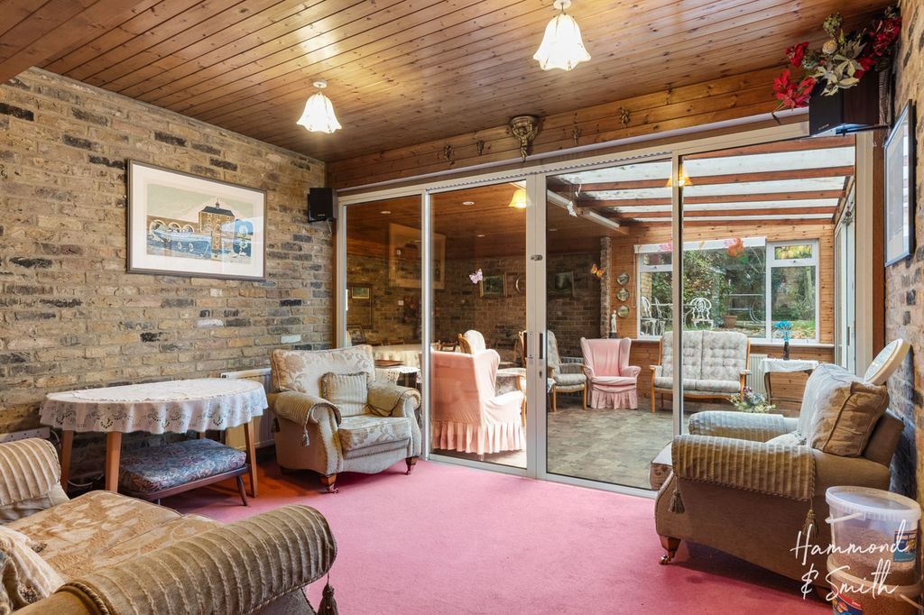 Property photo 2 of 26