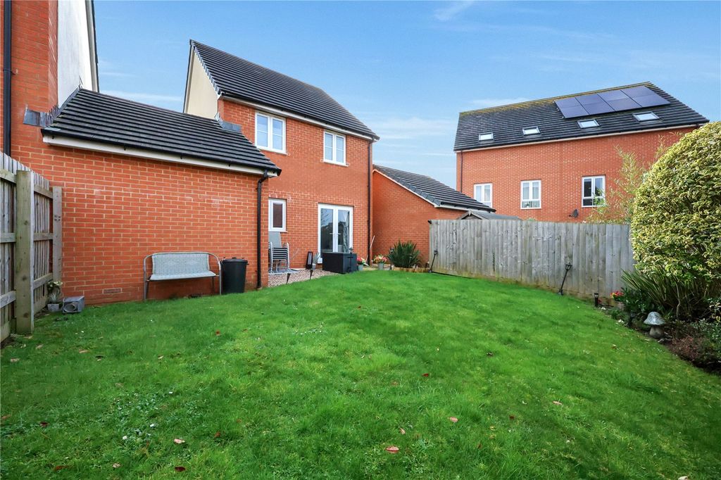 Property photo 2 of 17 Picture No. 15