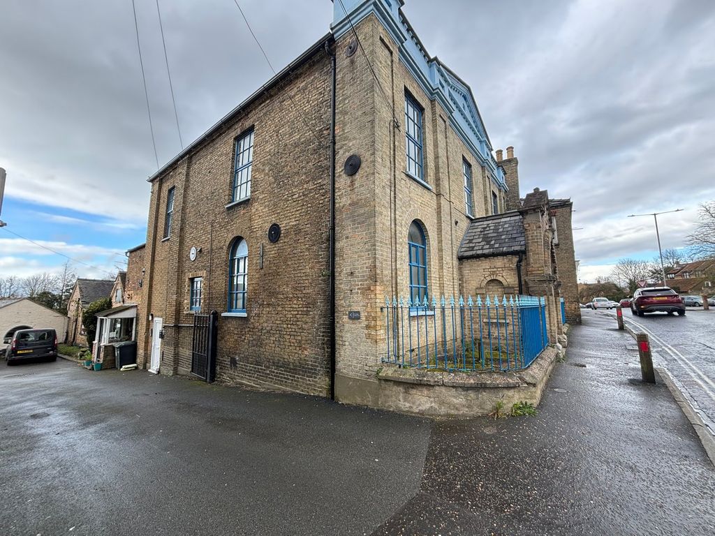 Property photo 1 of 6
