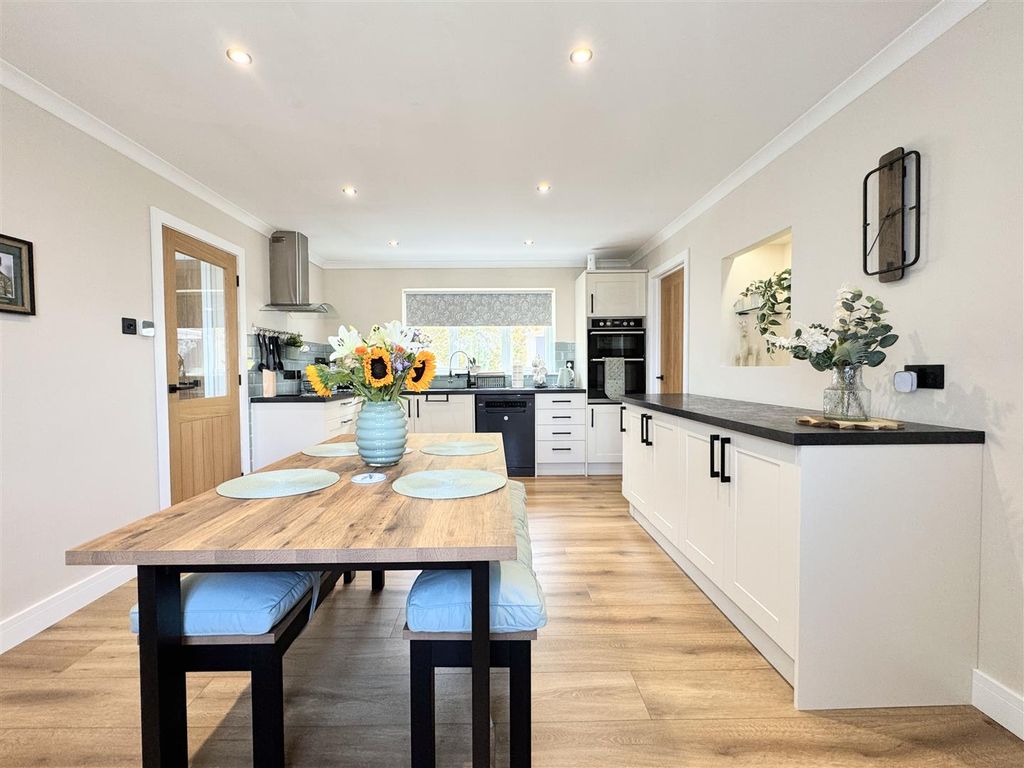 Property photo 2 of 25 Kitchen Diner