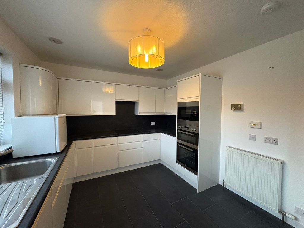 Property photo 3 of 13 Photo 3