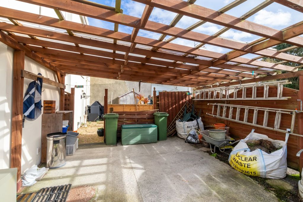 Additional image 28 of 4 bed semi-detached house for saleLes Gravees, St. Peter Port, Guernsey GY1