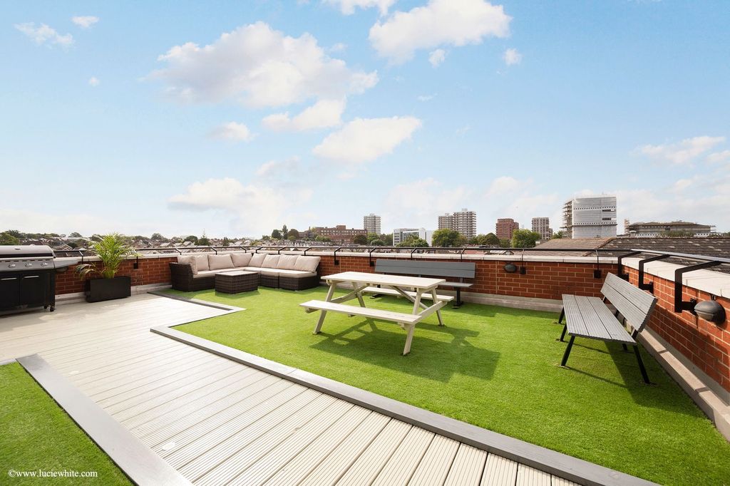Property photo 1 of 11 Roof Terrace