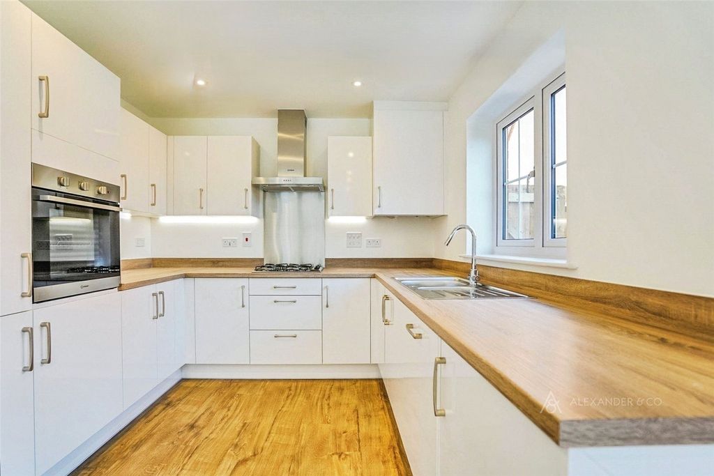 Property photo 2 of 10 Picture No. 30