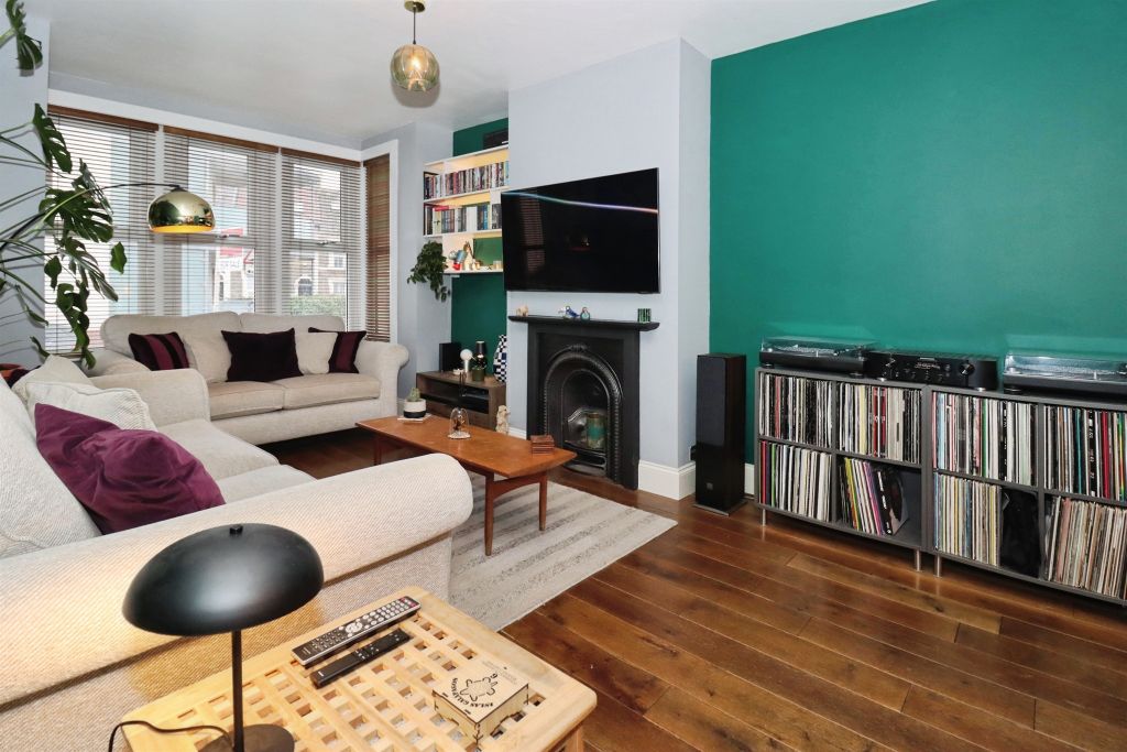 Property photo 2 of 20