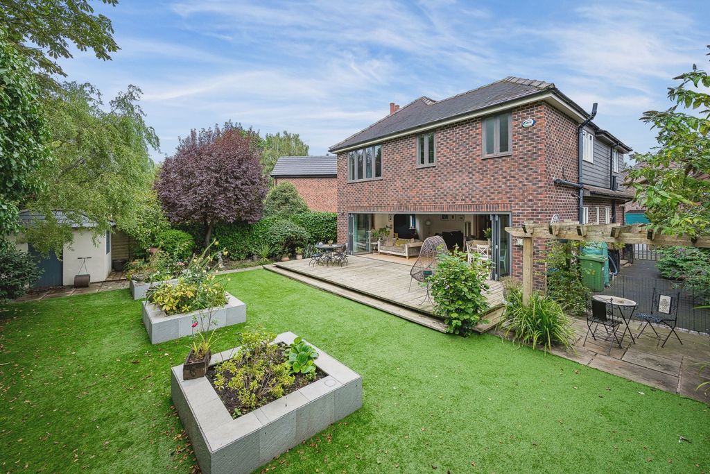 Property photo 3 of 34