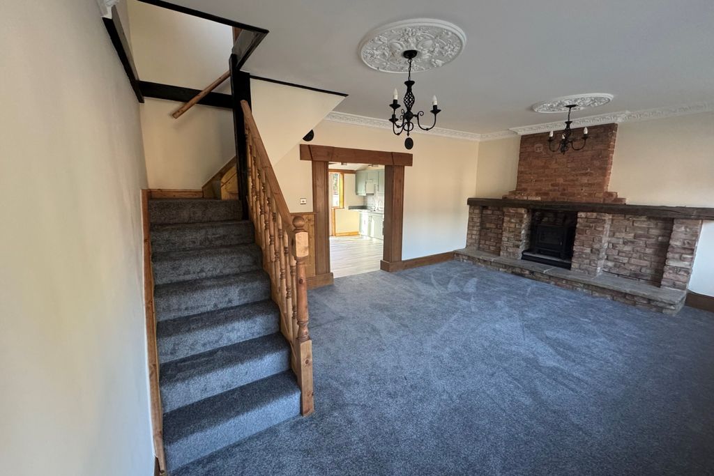 Property photo 3 of 21 4