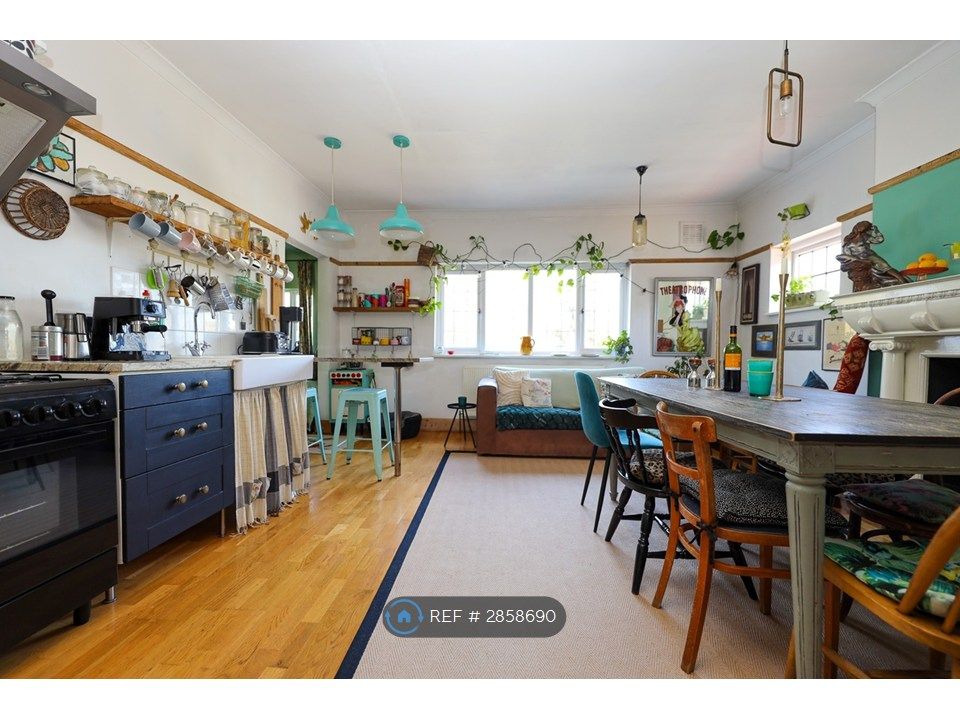 Property photo 2 of 15 Kitchen / Diner