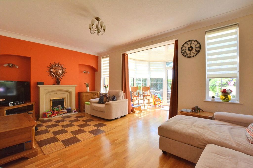 Property photo 3 of 20 Picture No. 05