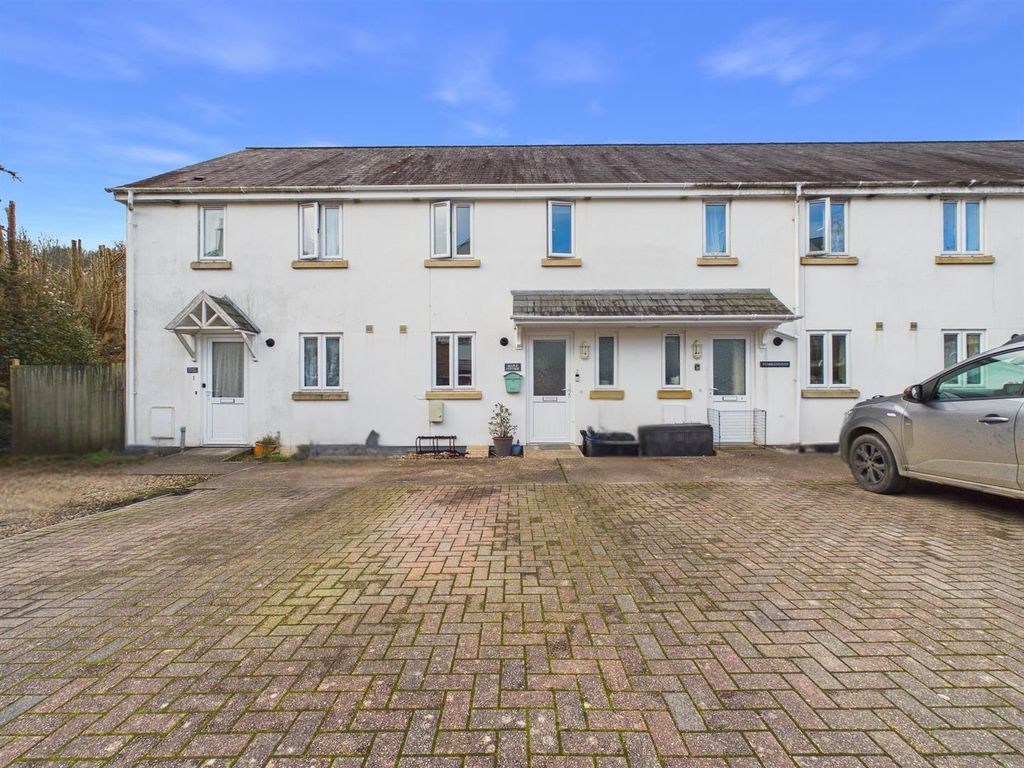 Property photo 1 of 12 Front