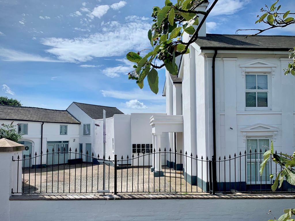 Property photo 1 of 8 Front