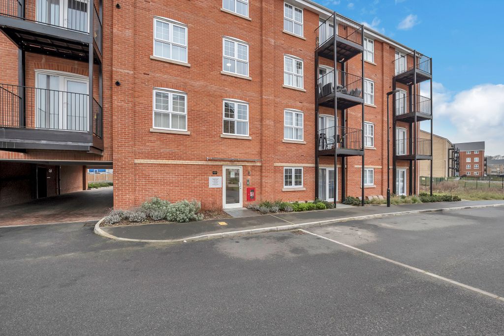 Property photo 2 of 13