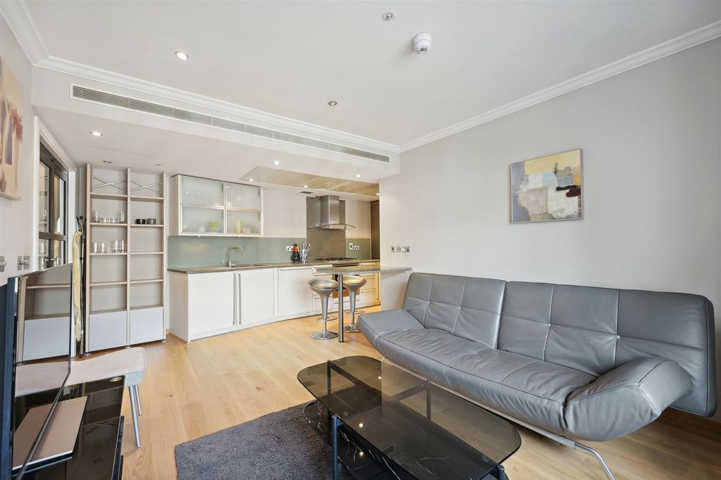 Property photo 2 of 7 1