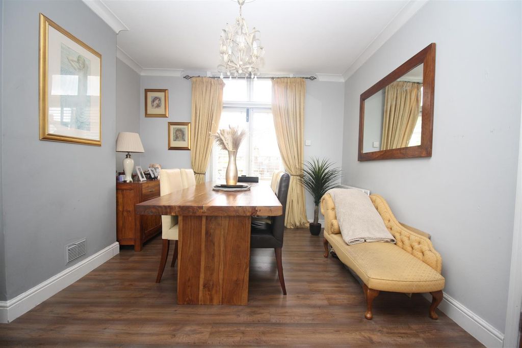 Property photo 3 of 28 226 Buck Dining Area A.Jpg