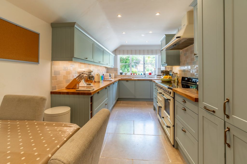 Property photo 2 of 17 Kitchen