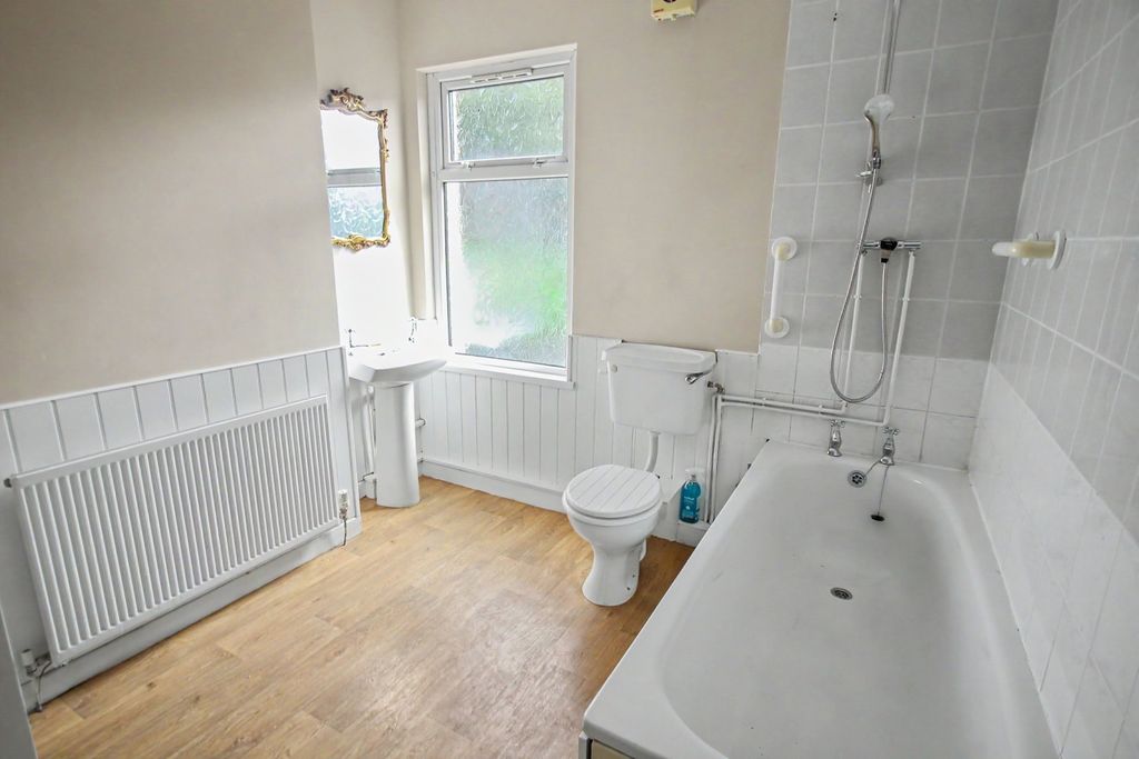 Property photo 2 of 13