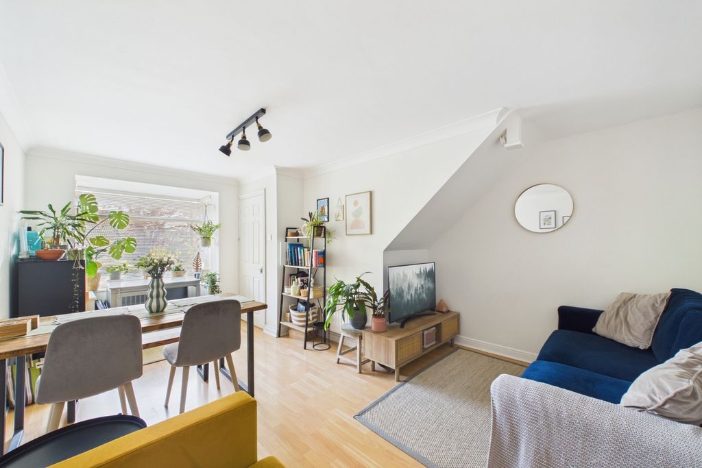 Property photo 2 of 12 Lounge Diner