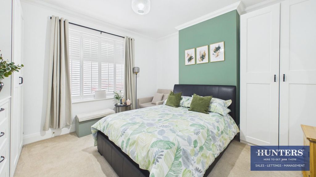 Property photo 3 of 18 Bedroom