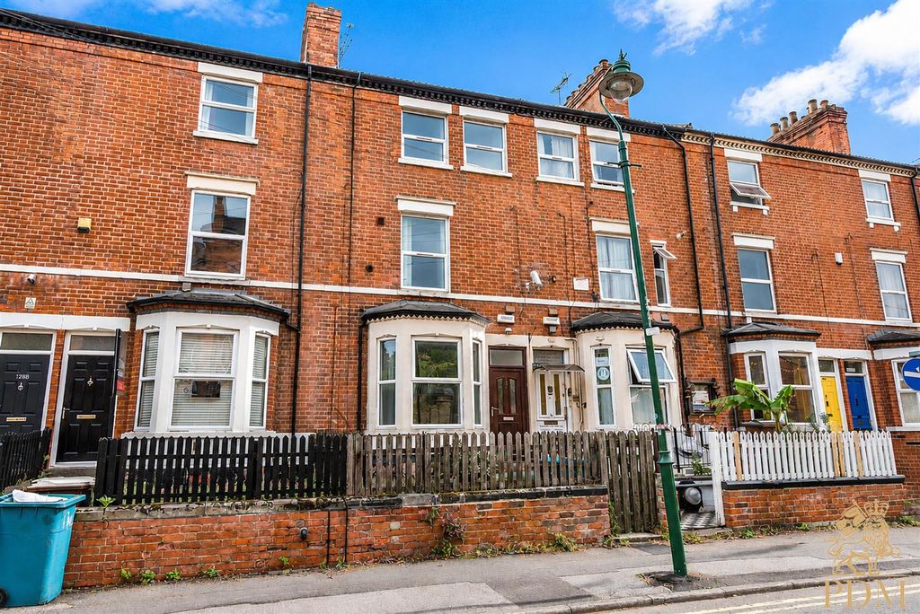 Property photo 1 of 13 124 Portland Road Nottingham Ng7 4Gp