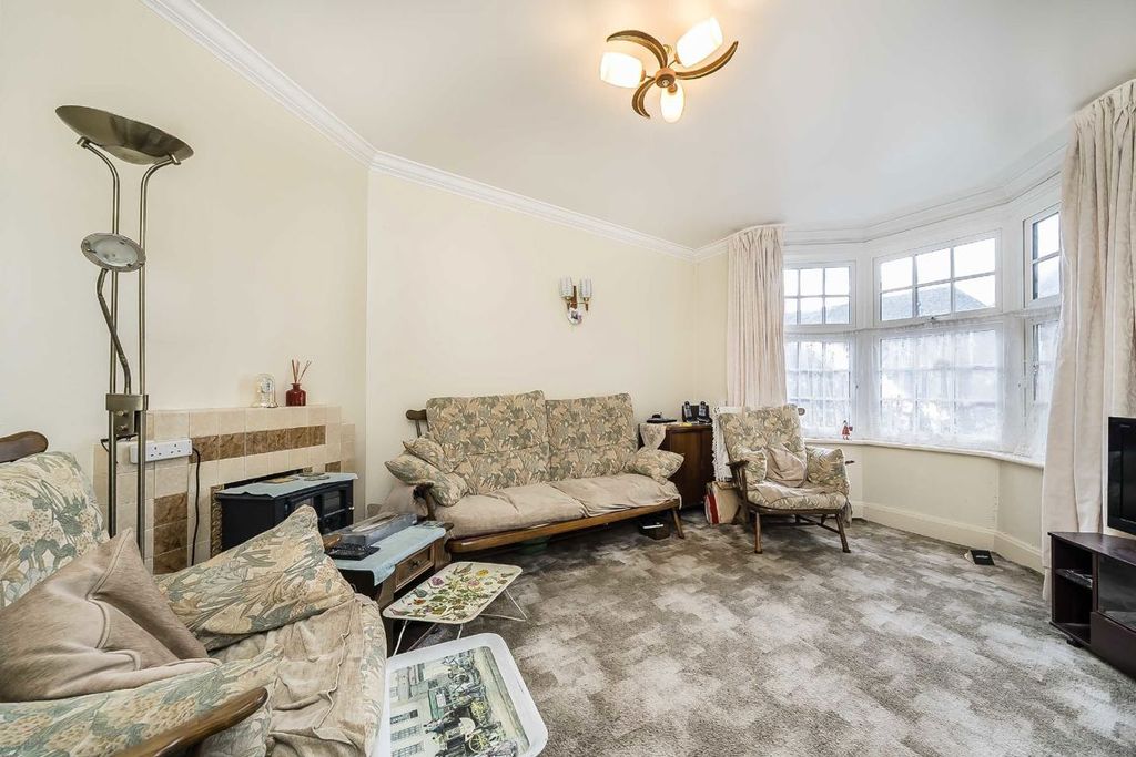 Property photo 3 of 7