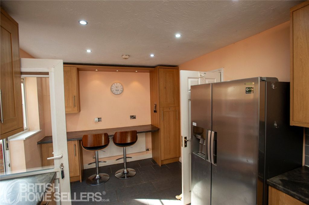 Property photo 3 of 12 Picture No. 15
