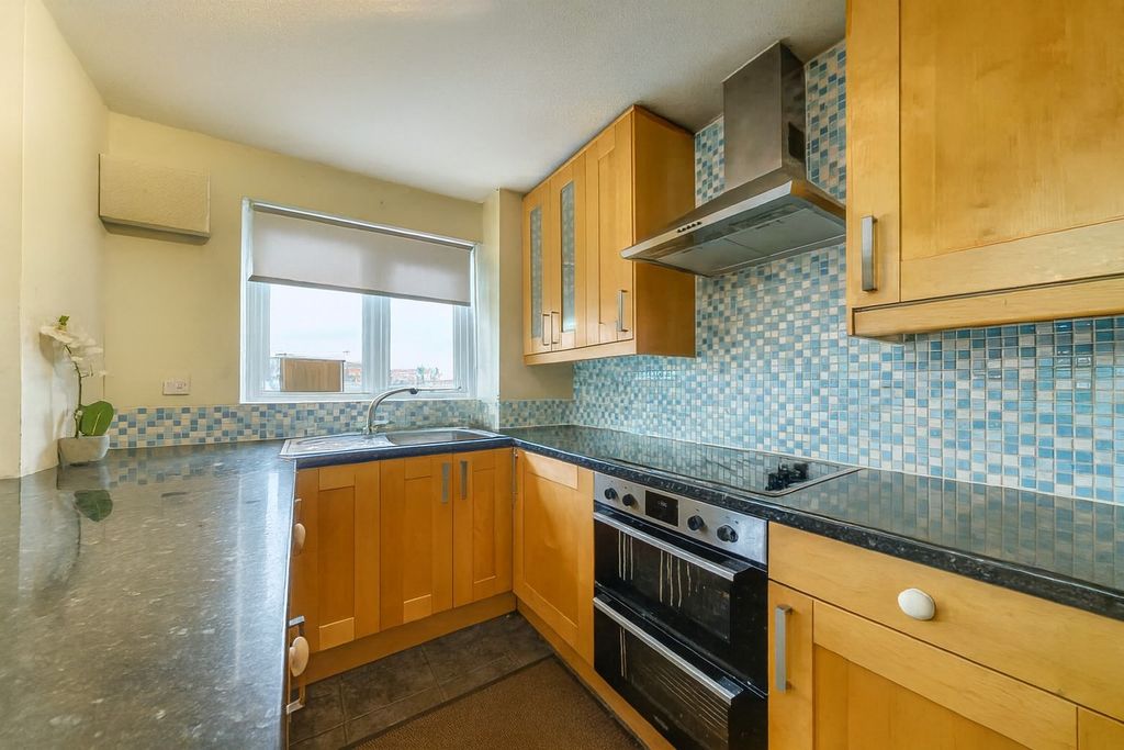 Property photo 2 of 6 4852471