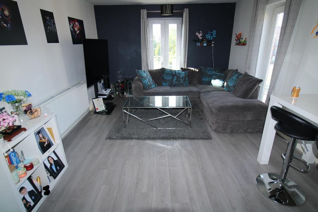Property photo 3 of 9 Lounge