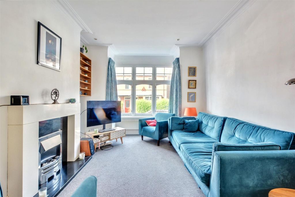 Property photo 2 of 21 Lounge_2.Jpeg