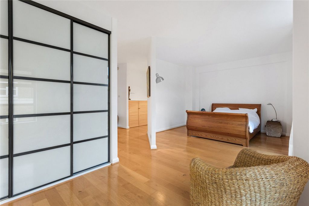 Property photo 3 of 12 Picture No. 11