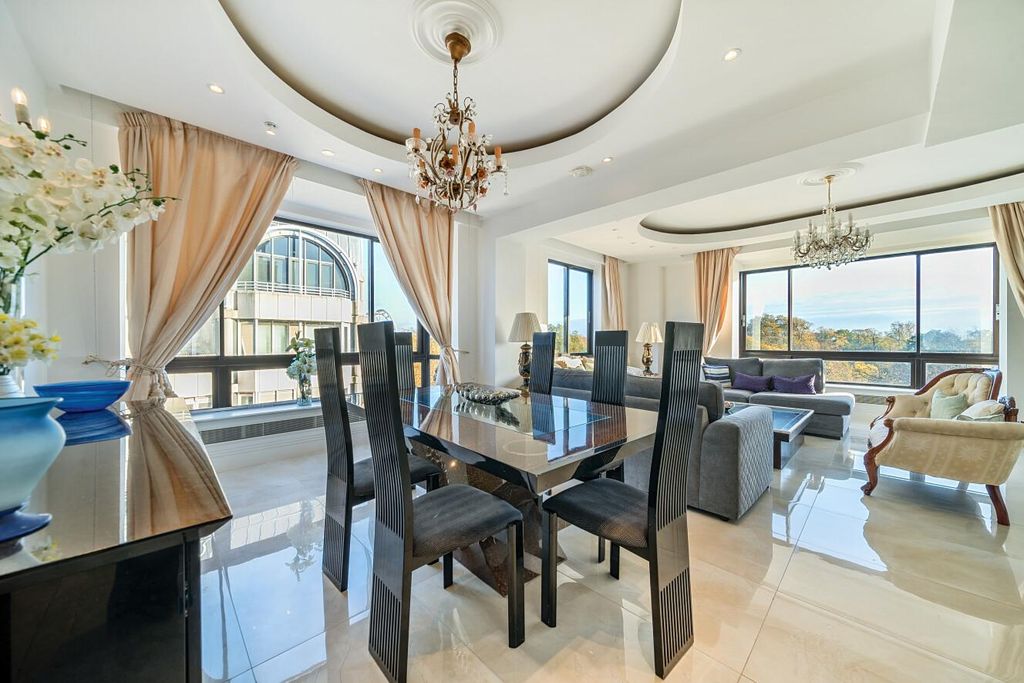 Property photo 3 of 13 Picture 3