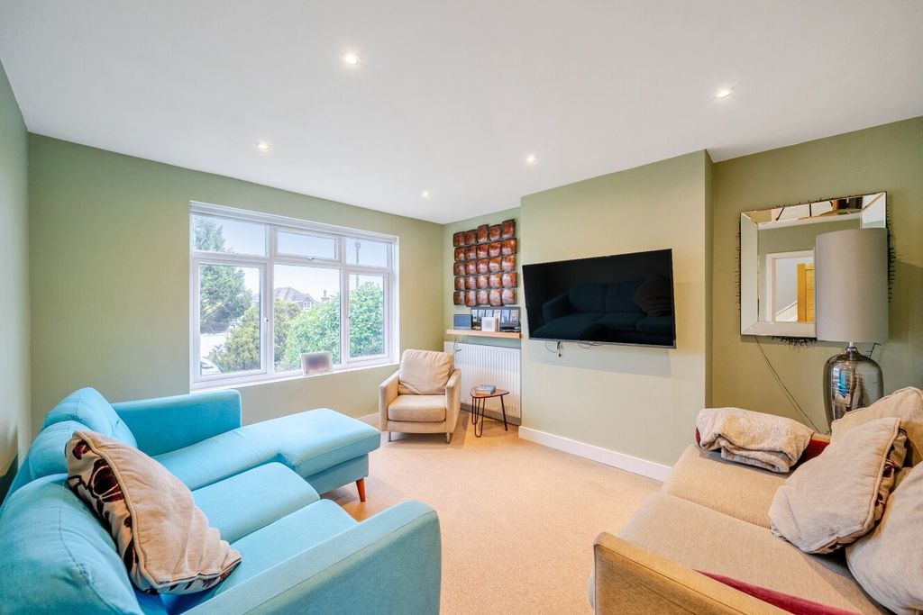 Property photo 3 of 21 Picture No. 16