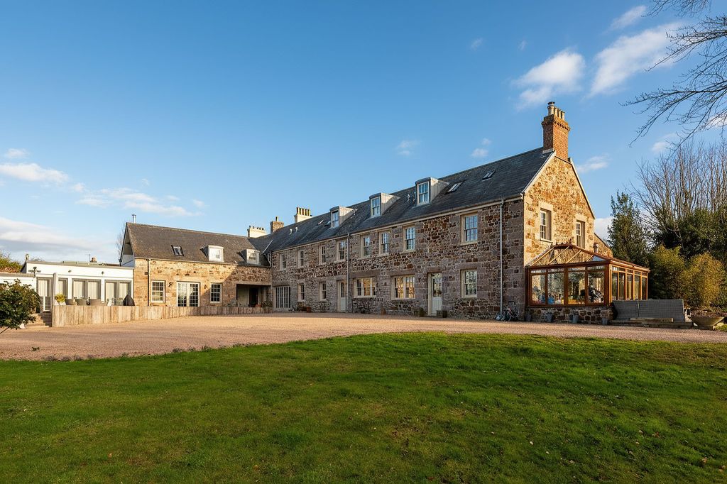 Property photo 1 of 71