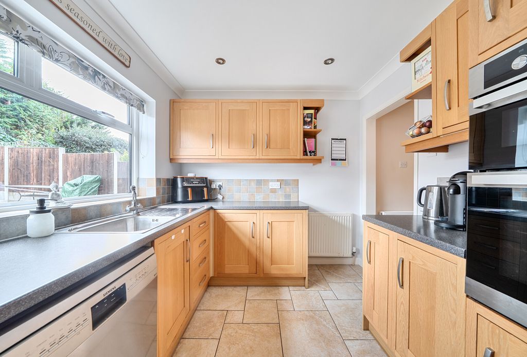 Property photo 2 of 11 1382638-6-691c7B8...