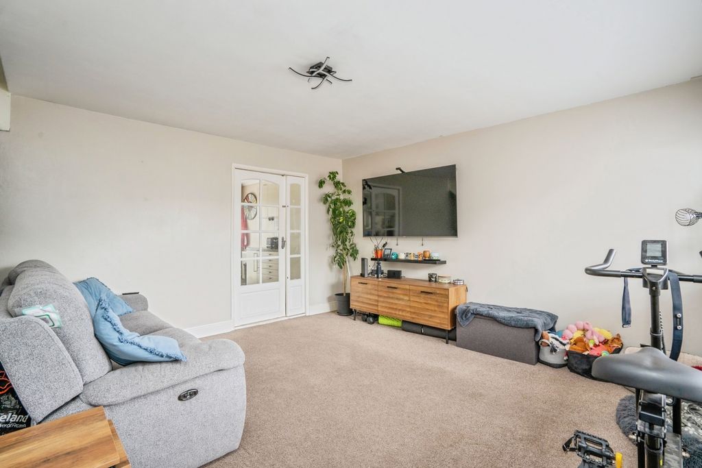 Property photo 2 of 20 Pbox-Img.Jpg