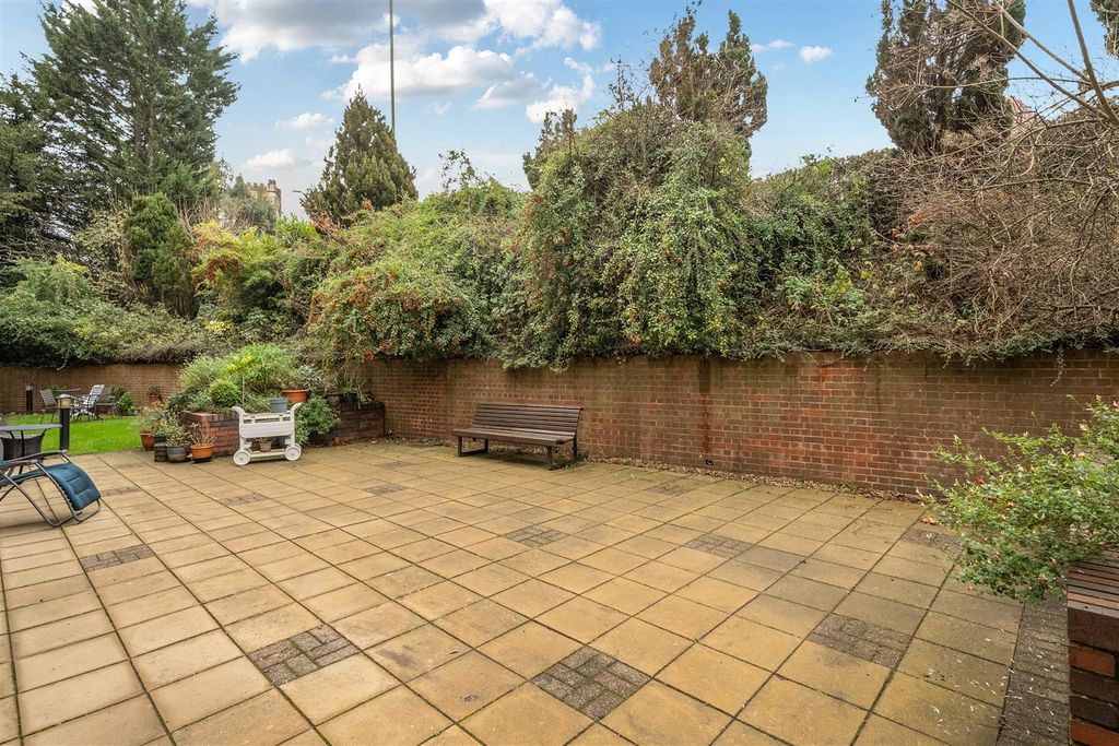 Property photo 3 of 12 Communal Grounds: