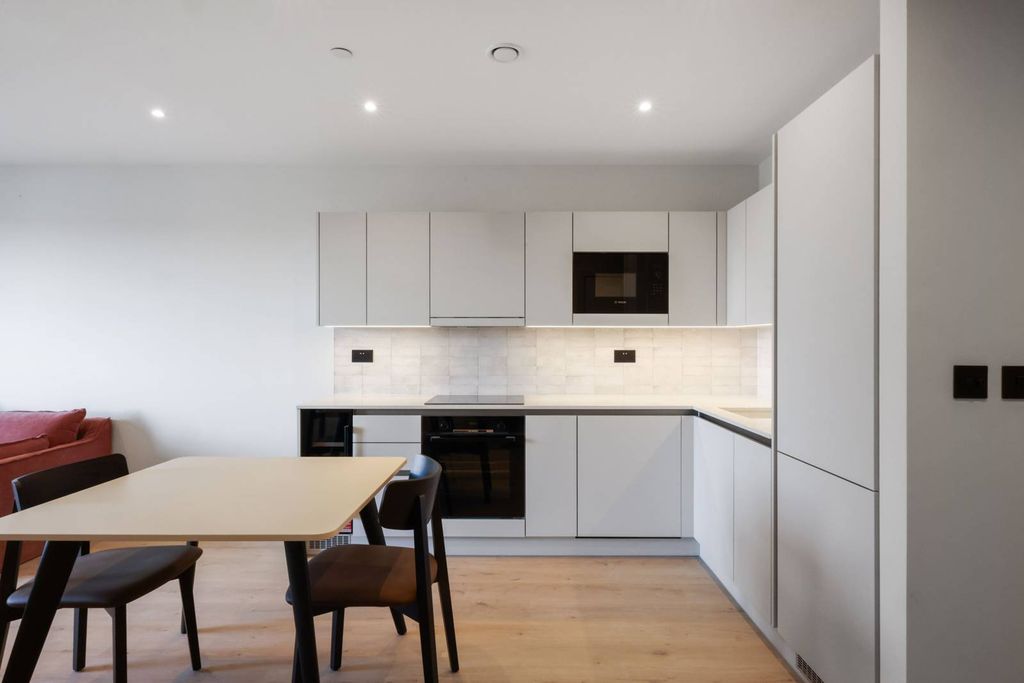 Property photo 1 of 33