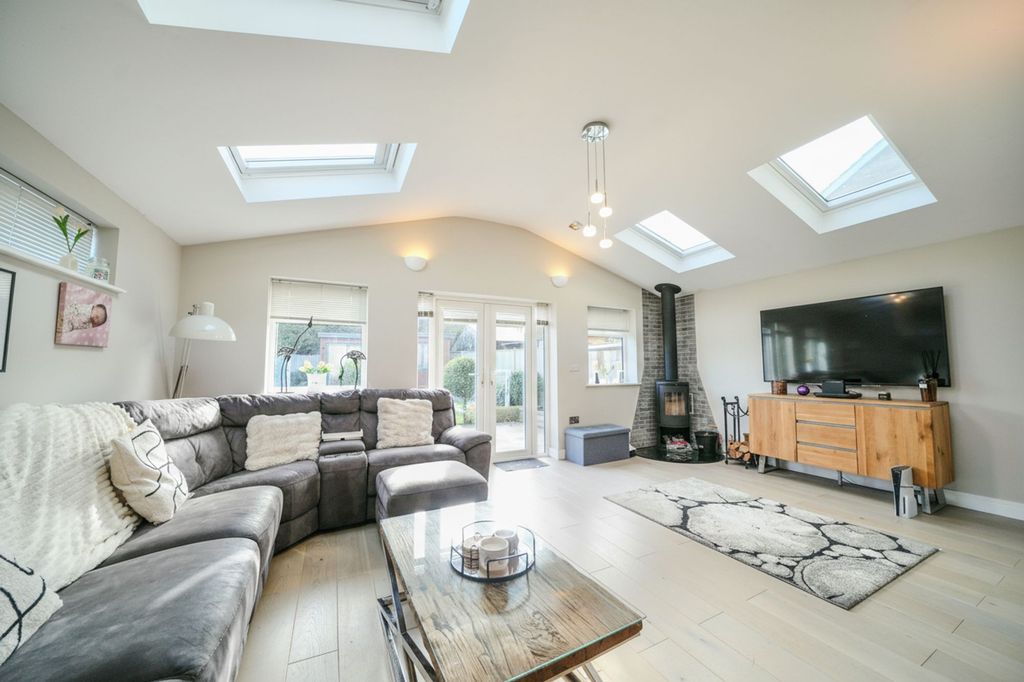 Property photo 1 of 29