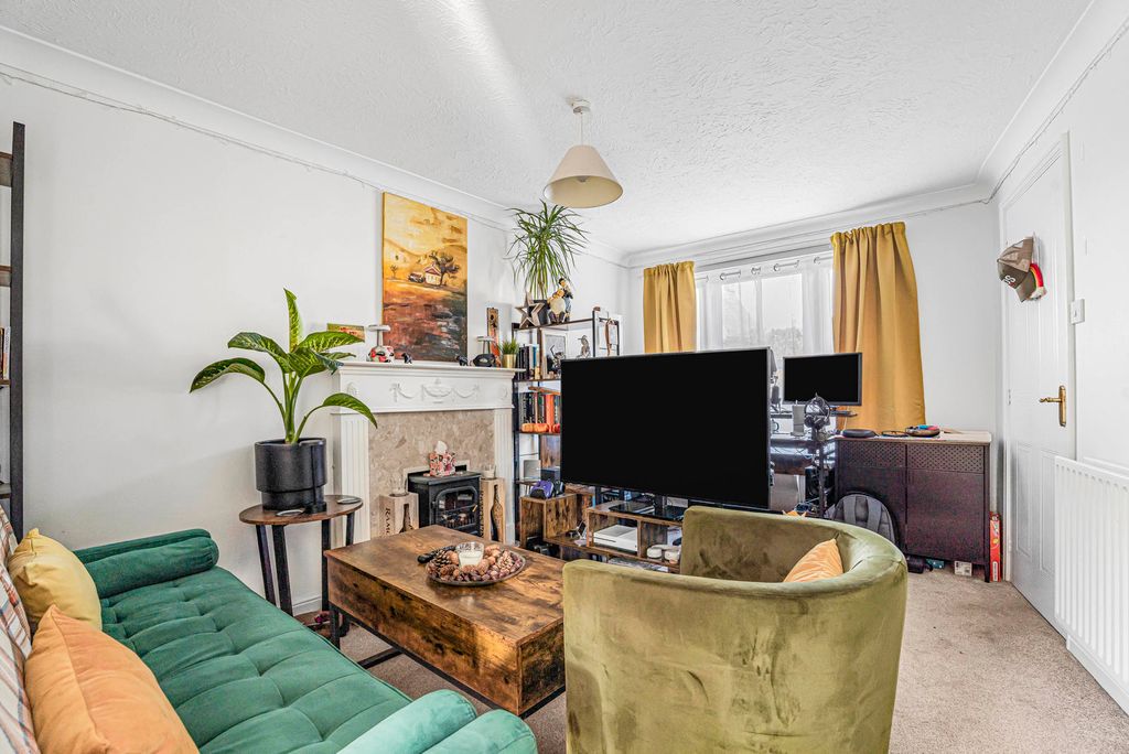 Property photo 3 of 16 Sitting Room