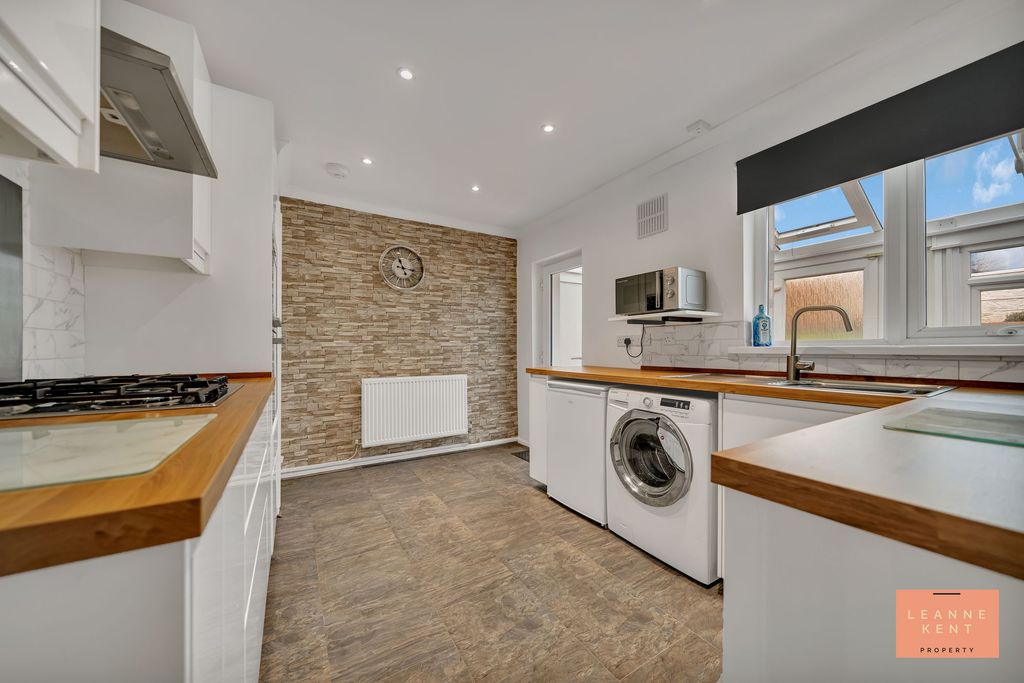 Property photo 3 of 30